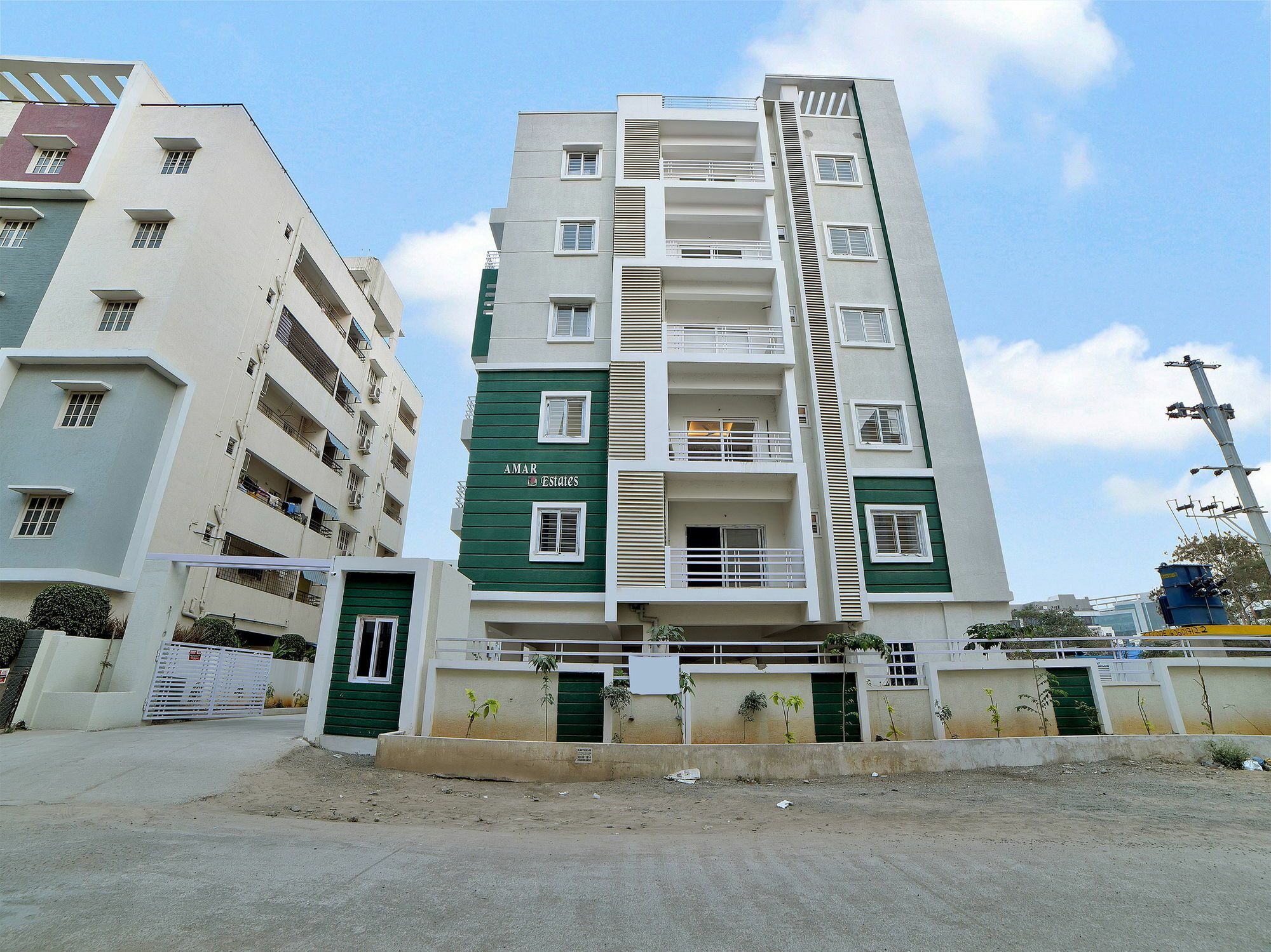 Oyo 11317 Amar Estates Hotel